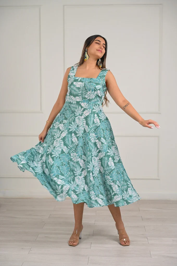Flowy Floral Midi Dress - Image 4