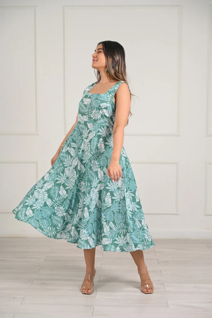 Flowy Floral Midi Dress - Image 5