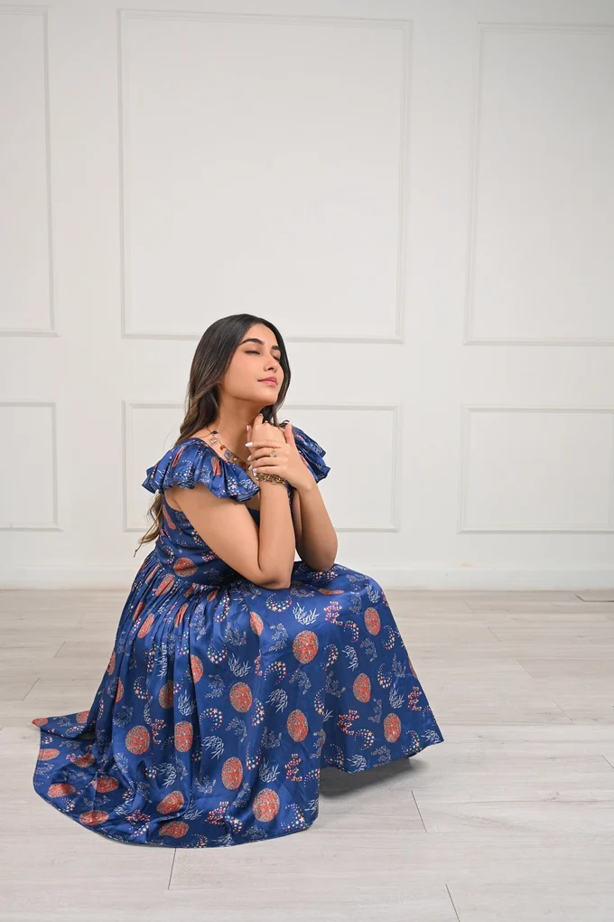 Flowy Floral Printed Midi Dress - Image 3