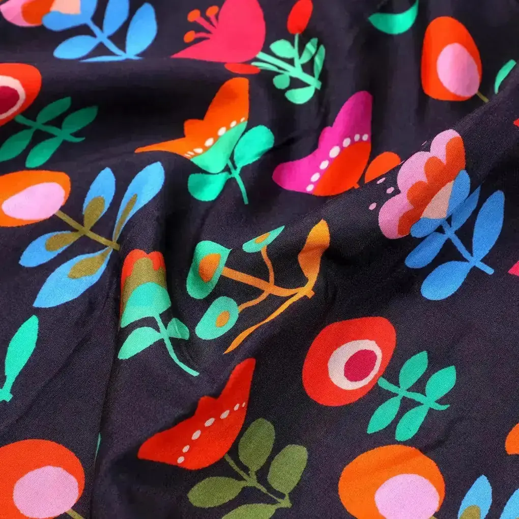 Sketchy Flowers Pattern Digital Printed Fabric - Pure Muslin - Image 3