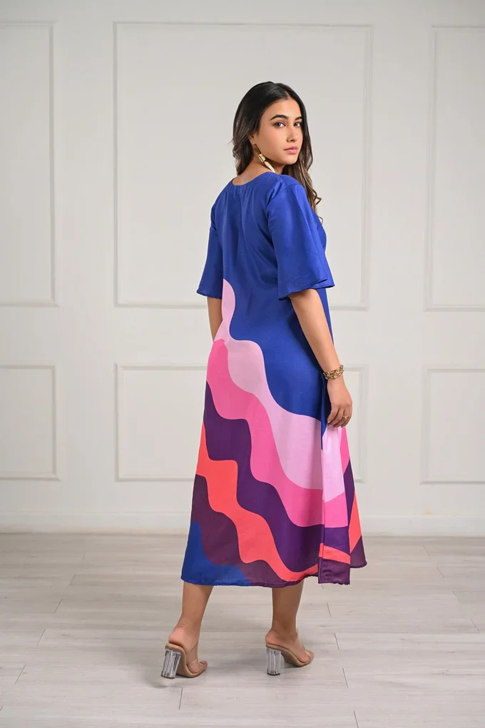 Wavy Printed Midi Dress - Image 3